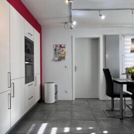 EG Küche mit moderner EBK