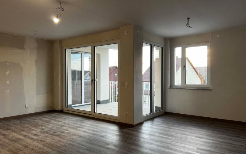 ERSTBEZUG: 2-Zi-Wohnung mit Balkon. Inkl. Tiefgaragenstellplatz.