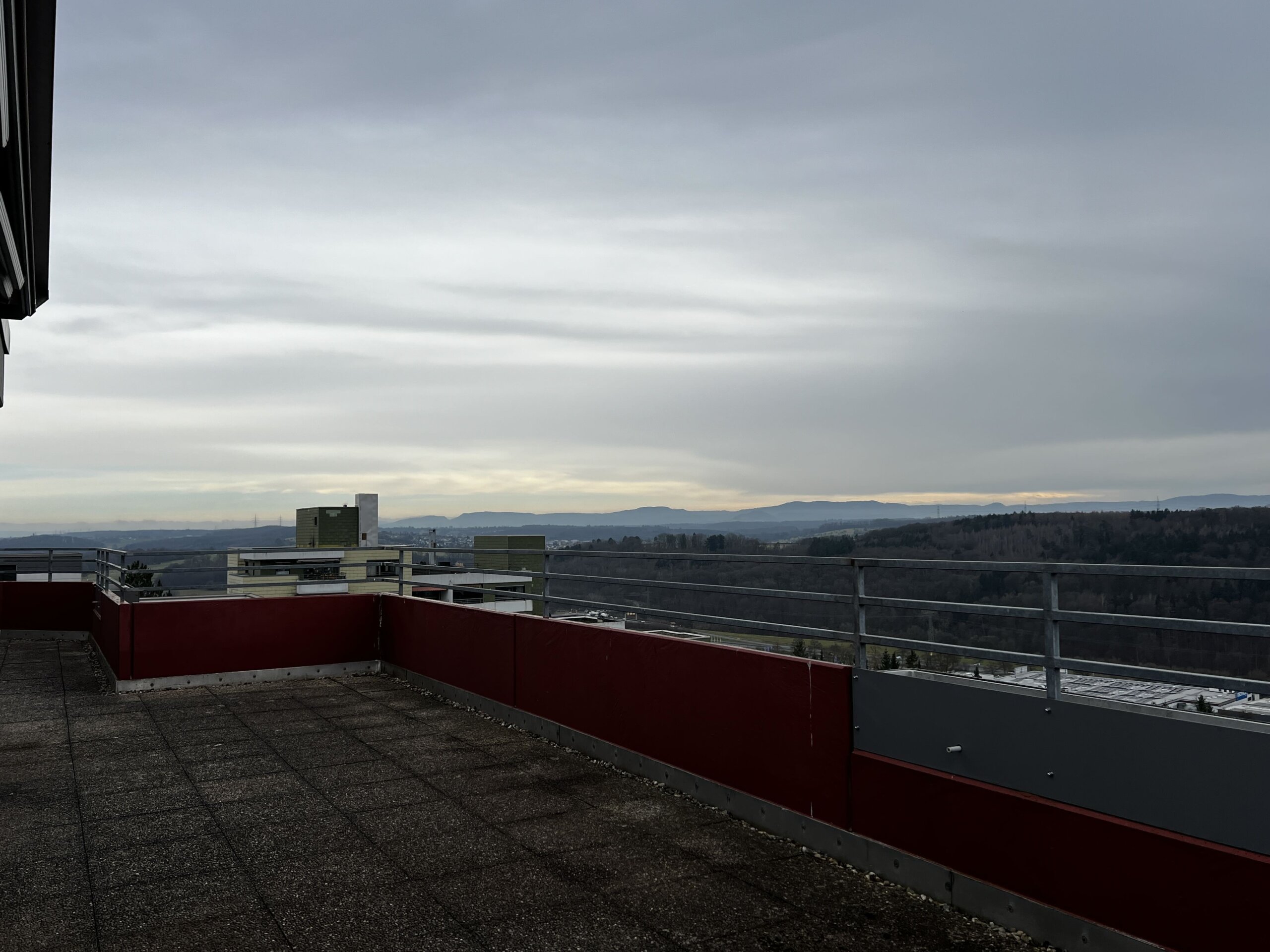 3-Zi-Wohnung im 6.OG. Große Terrasse. Tolle Fernsicht. Doppelt langer TG-Stellplatz inklusive.