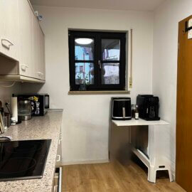 Küche mit Einbauküche