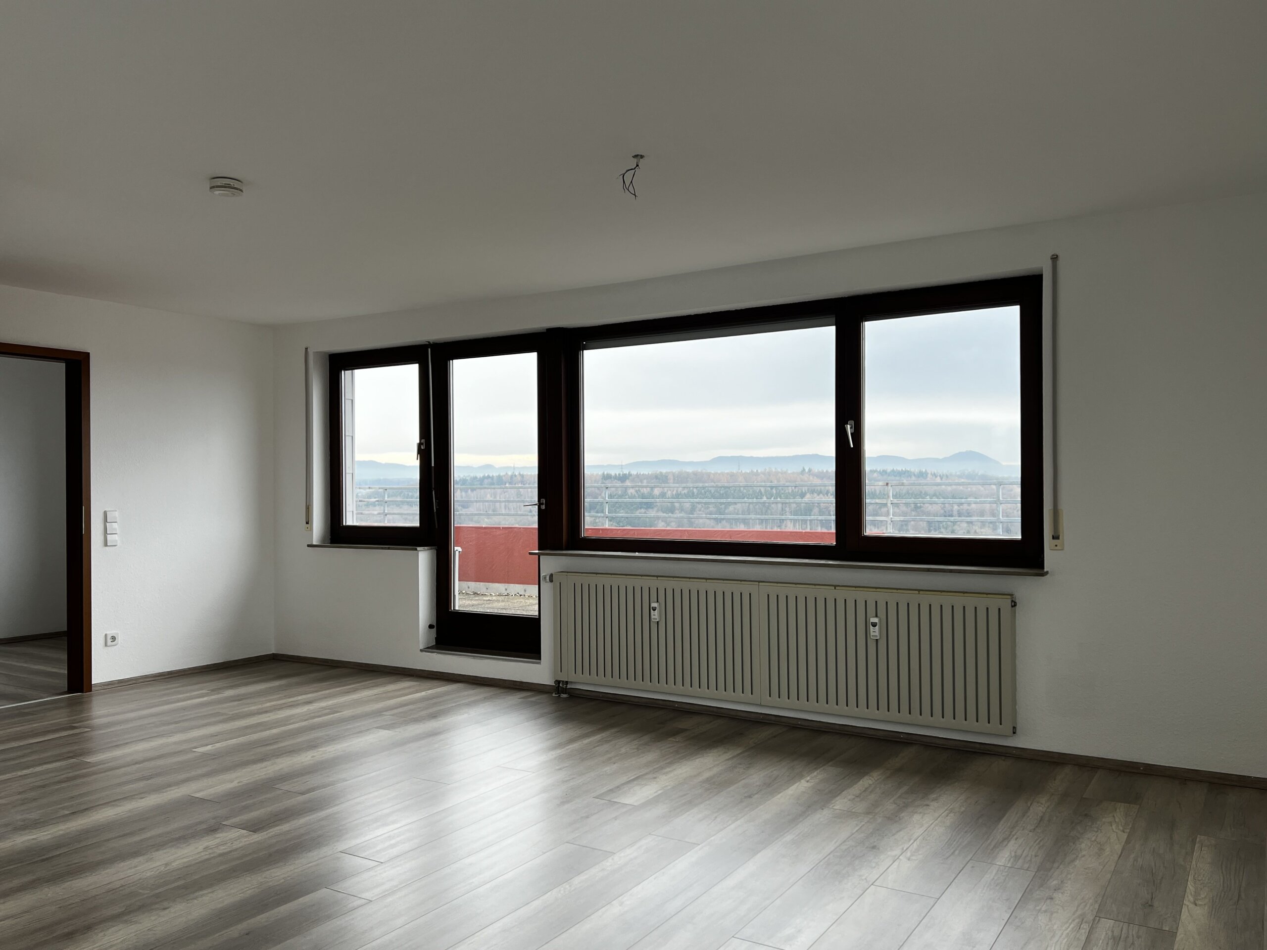 Laminatboden in allen Zimmern