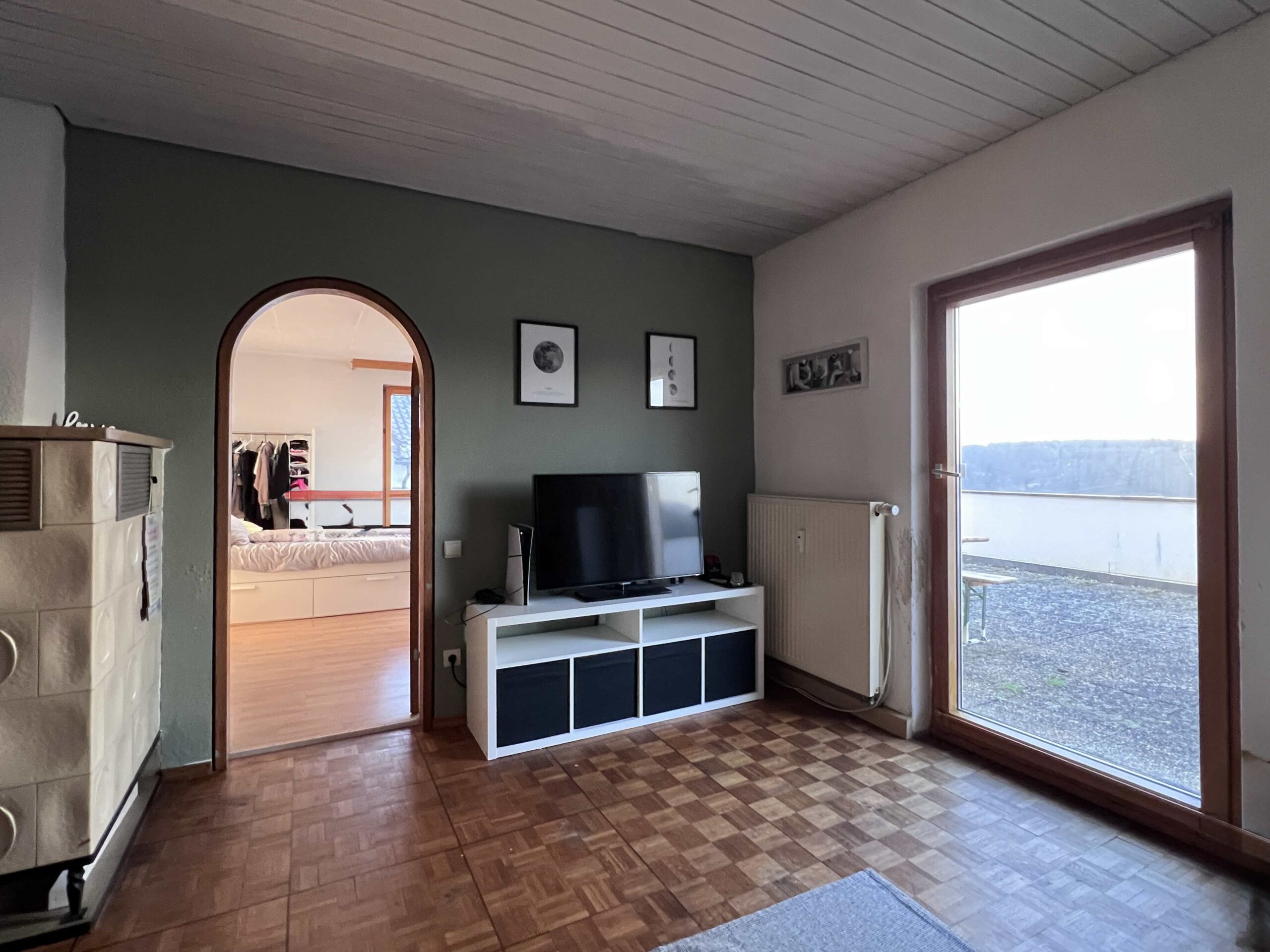 OG Blick vom Wohnzimmer zum Schlafzimmer