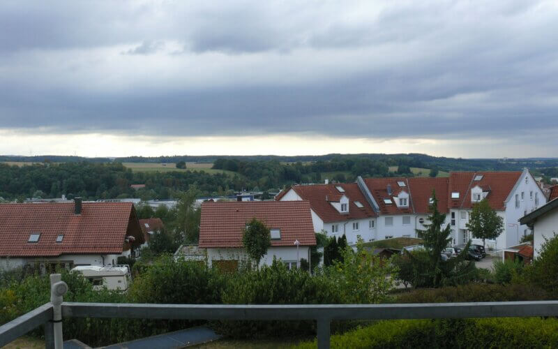 2-Zi-Wohnung / möbliert / EBK / Balkon / TG-Stellpl. Duplex