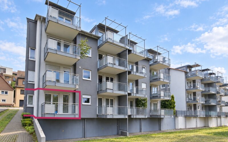 Helle 2-Zimmer-Wohnung mit Balkon und inkl. TG-Stellplatz. FREI.