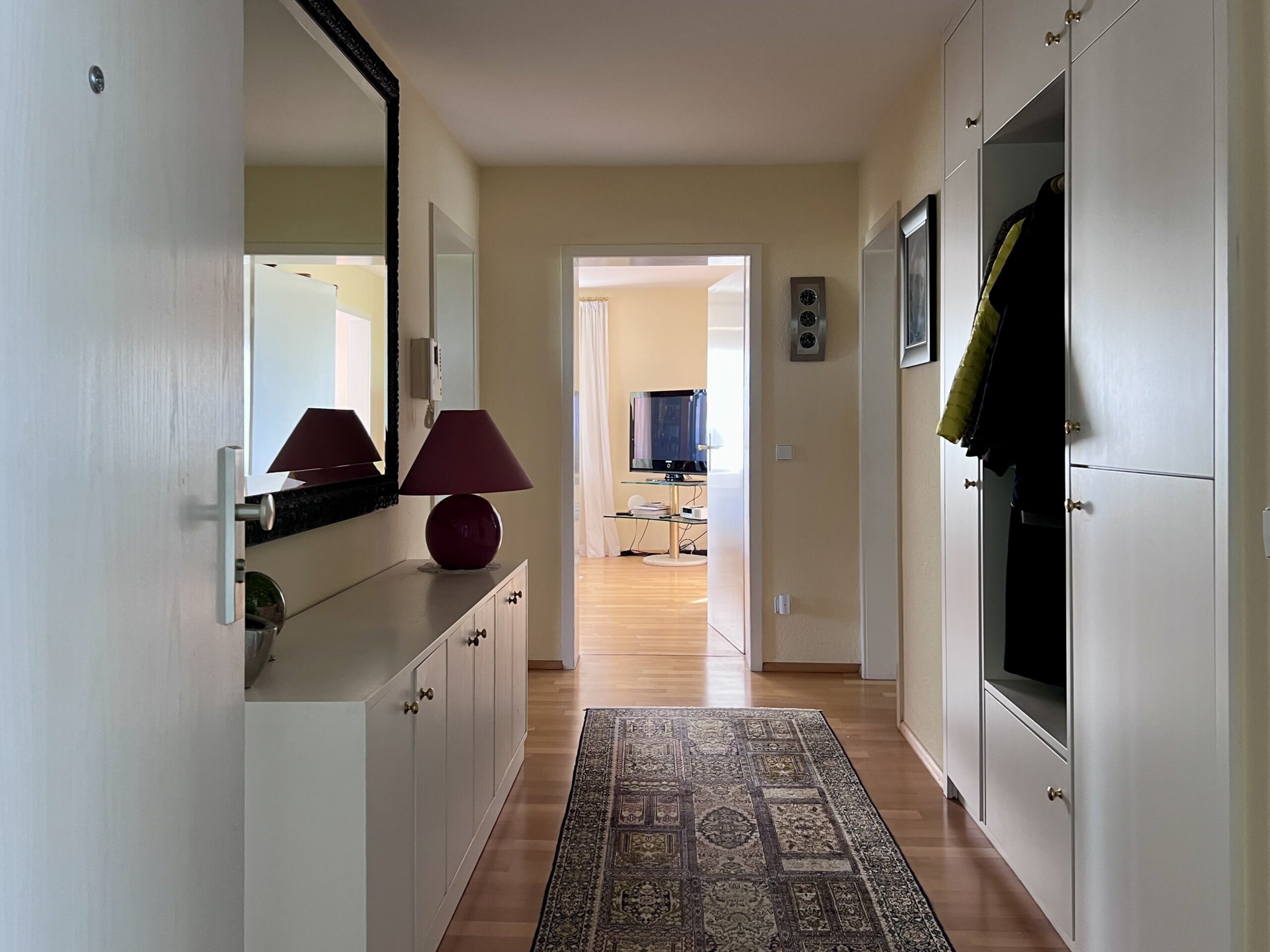 EG Blick vom Wohnungseingang