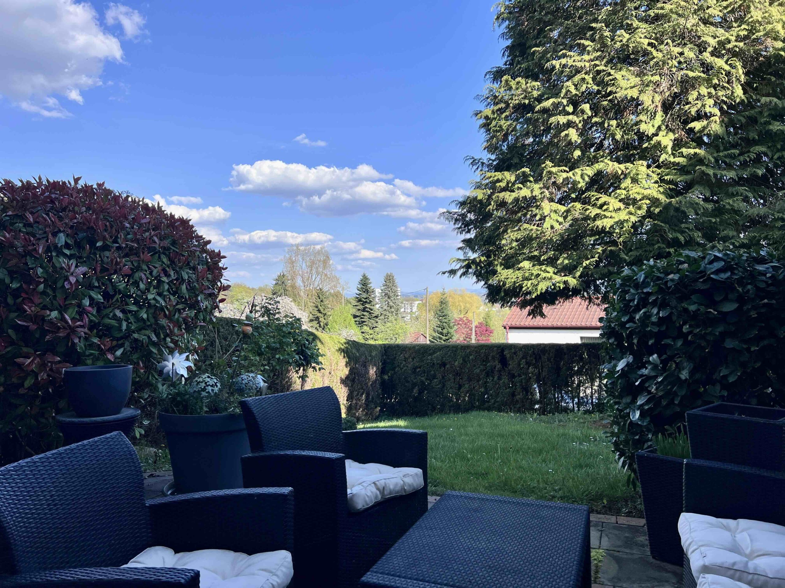 Eine Oase der Ruhe in Ortsrandlage - der gepflegte Garten