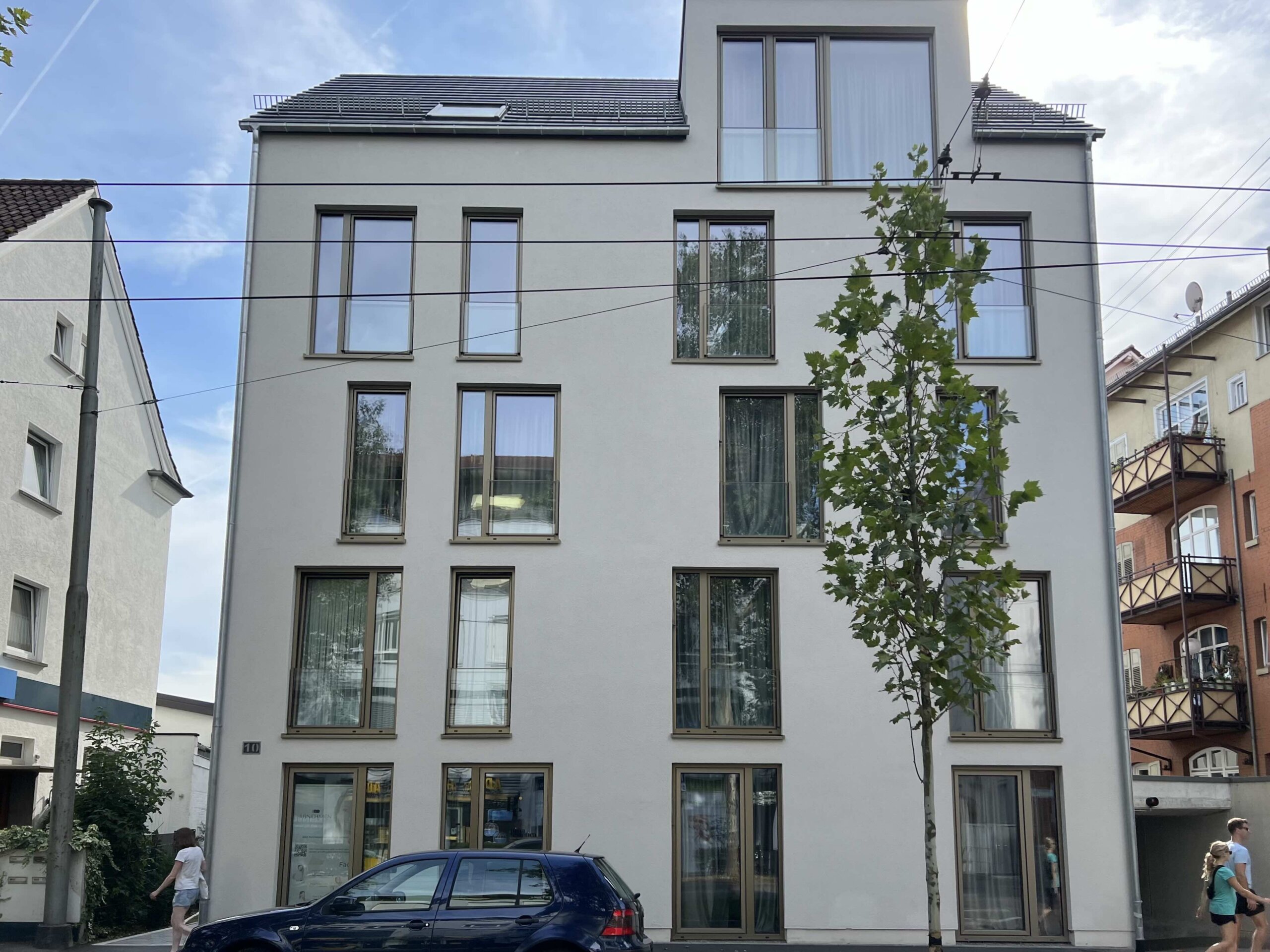 Moderne 3-Zi-Wohnung in Appartementhaus.