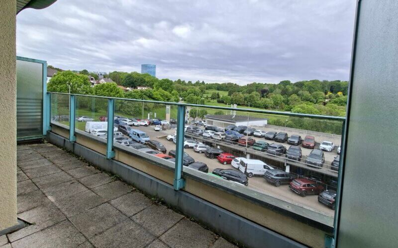 Interessante 2-Zimmer-ETW in ES-Berkheim mit Aussichtsbalkon