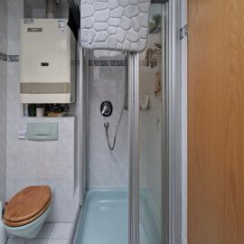 Bad mit Dusche