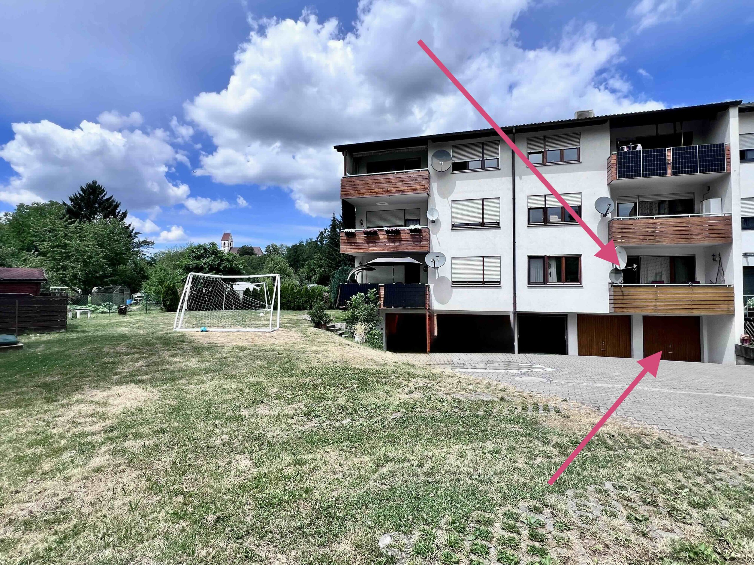 Sehr gepflegte 3-Zi-Wohnung zu verkaufen. Balkon. Garage. Freiwerdend.