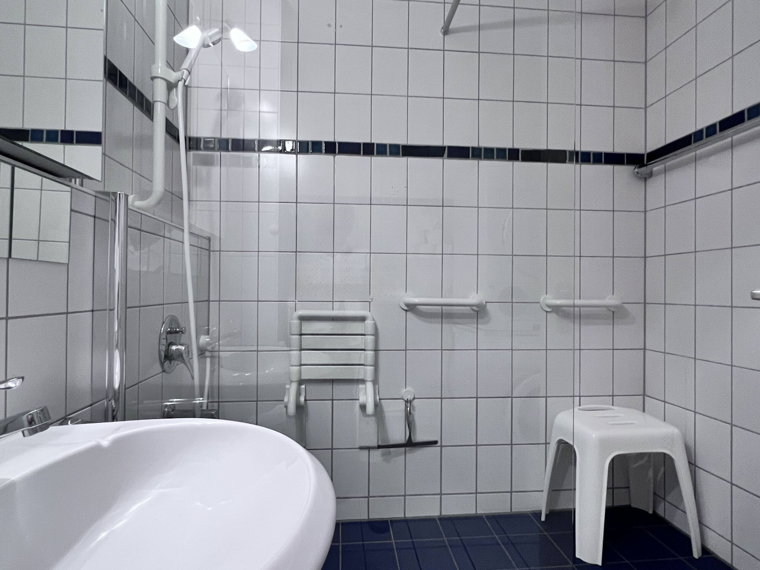 Große Dusche