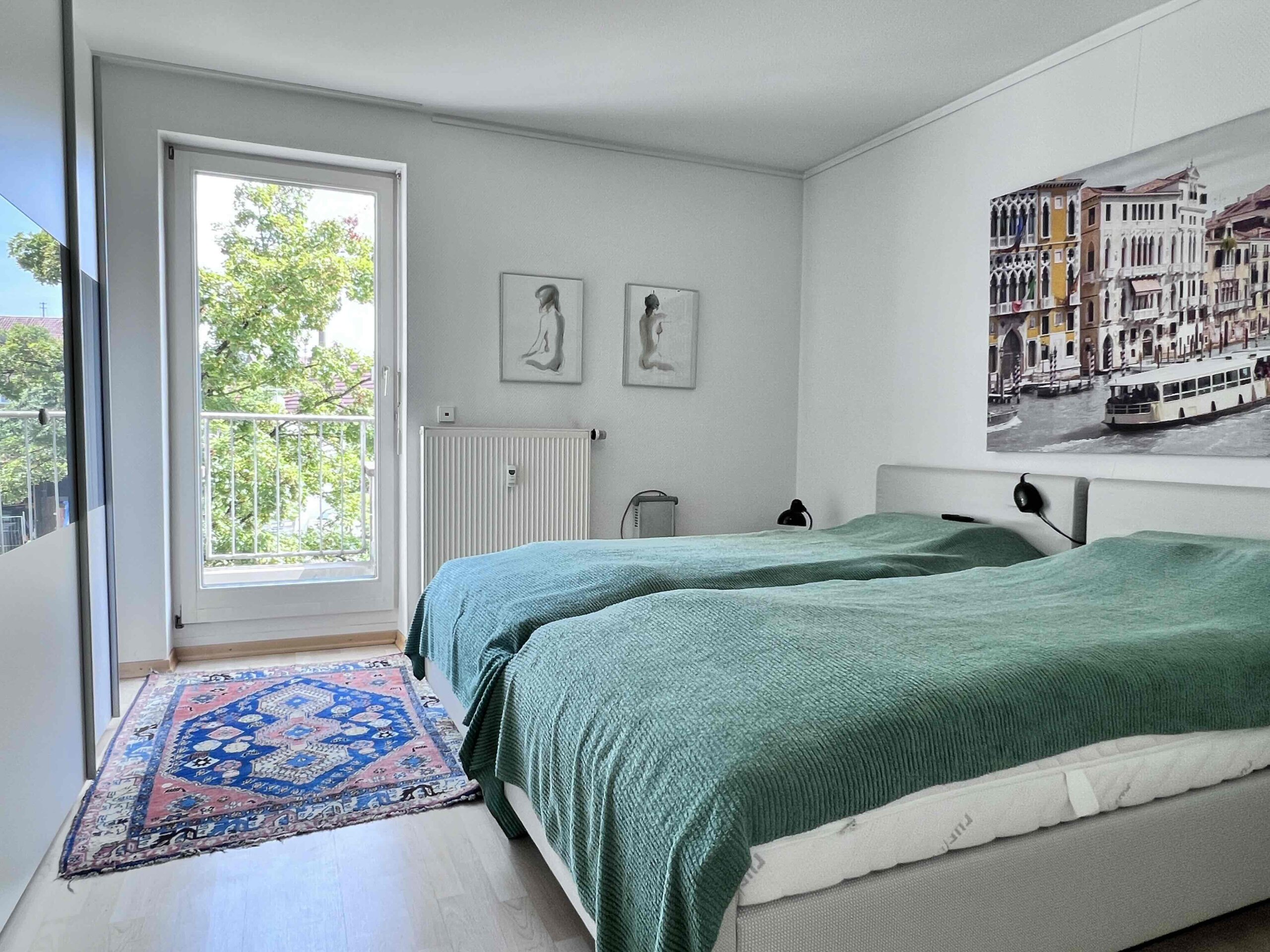 Schlafzimmer mit 2 Betten