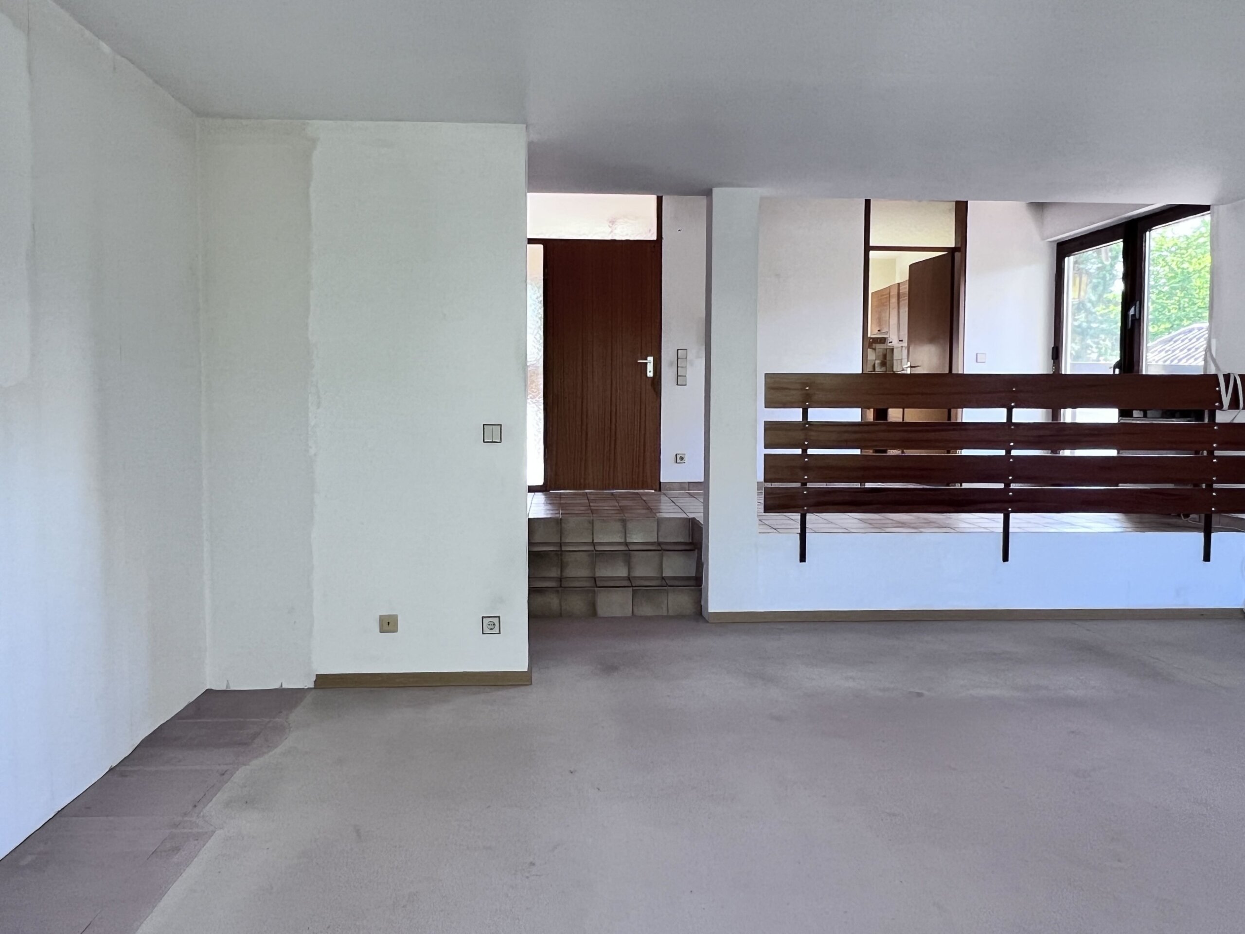 EG Blick vom Wohnzimmer in den offenen Raum