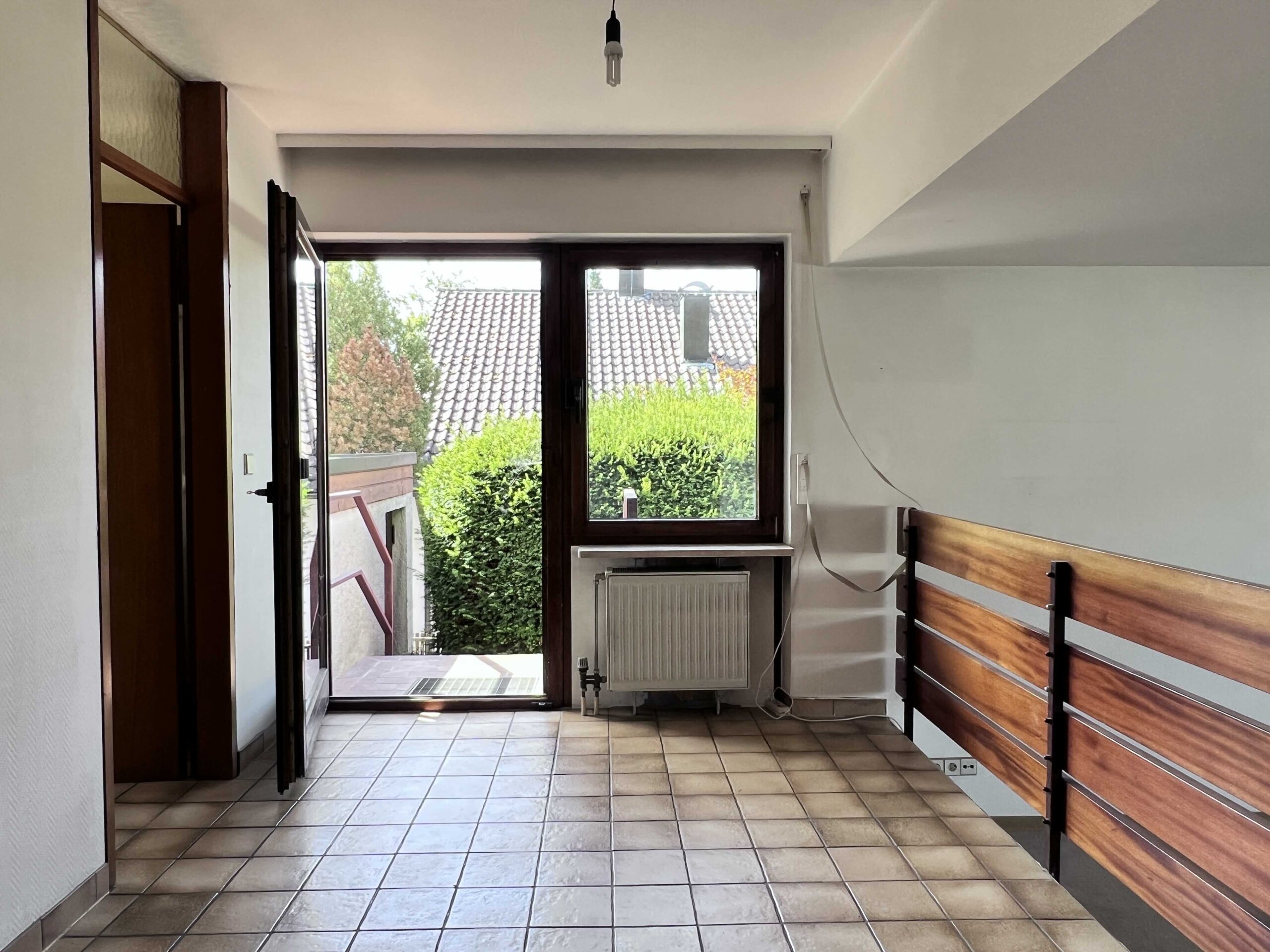EG Essplatz mit Terrassenausgang