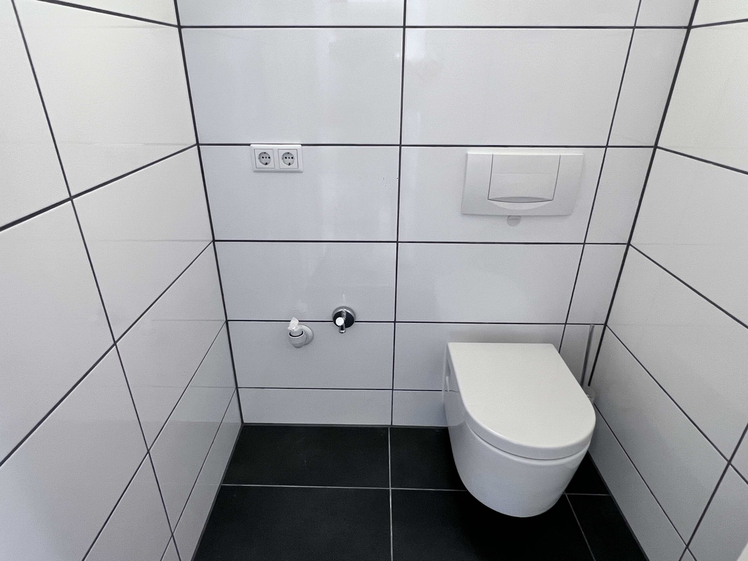 Ebene 1 WC mit Waschmaschinenanschluss