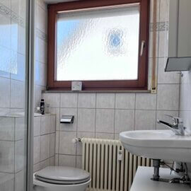 Tageslichtbad mit Dusche und WC
