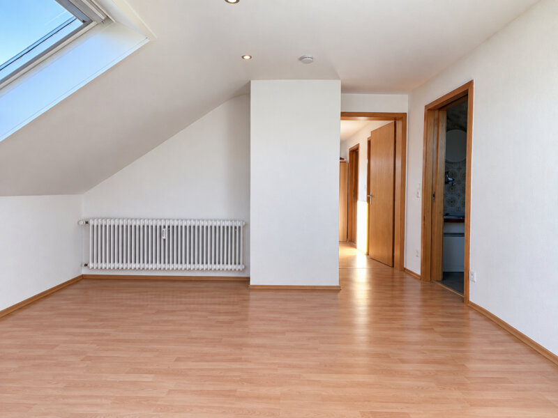 Blick vom Eingang in Wohnzimmer