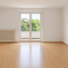 Wohnzimmer mit Ostbalkon