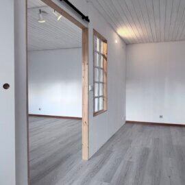 Ausreichend Platz für ein breites Bett