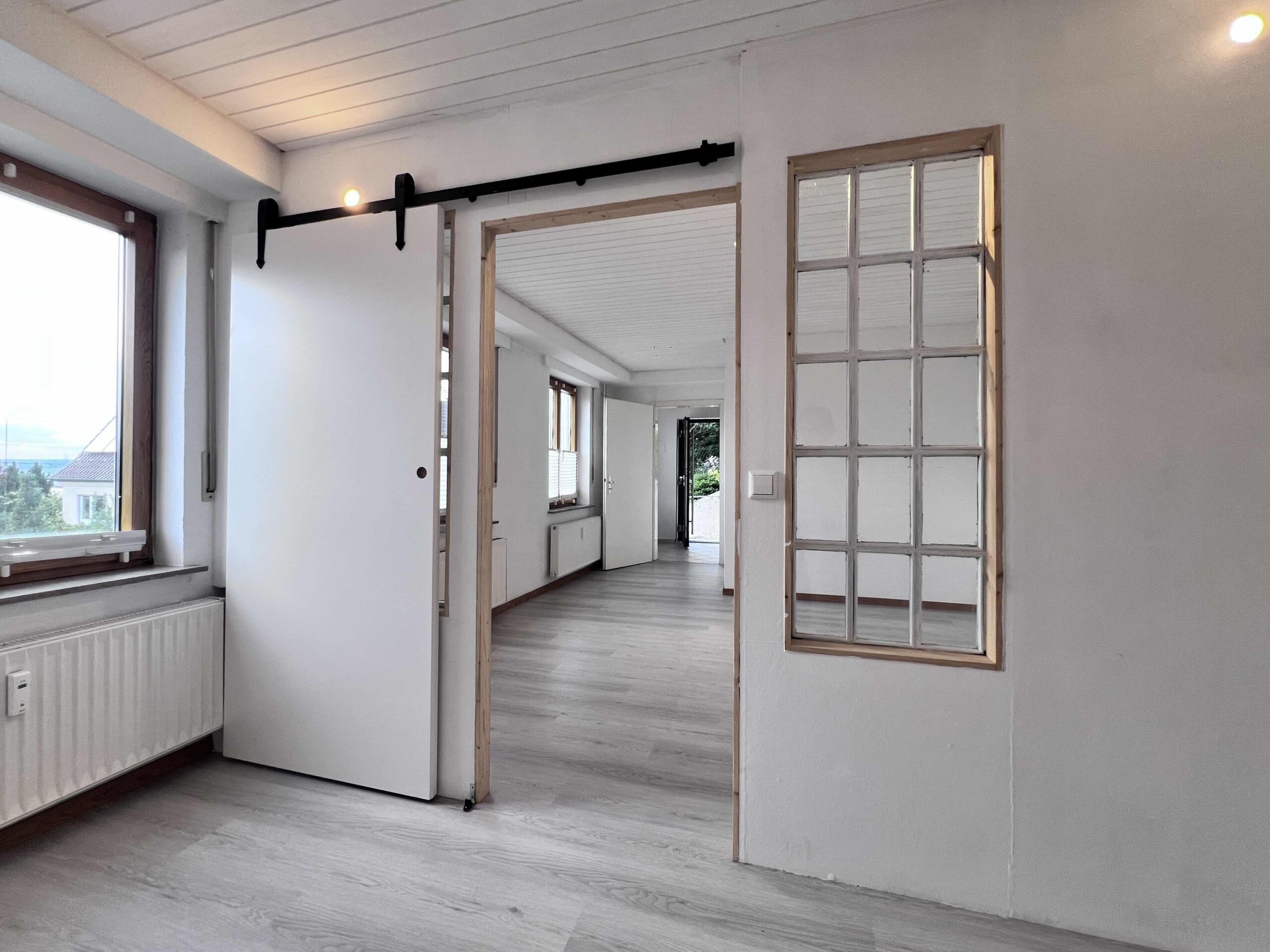 Blick durch die ganze Wohnung