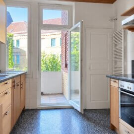 Küche mit Veranda und Abstellraum.jpg